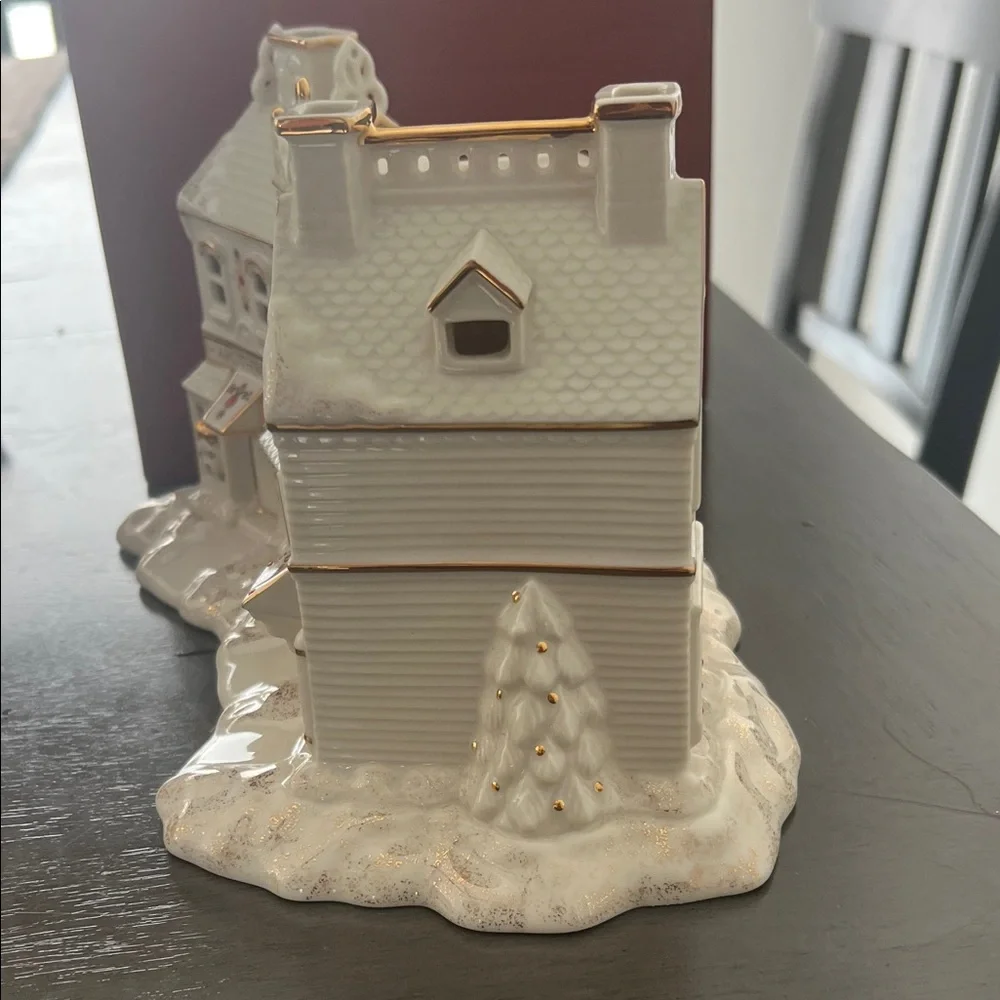 Lenox Mistletoe Park Apothecary, Bakery, and Barber shop - Picture 5 of 10